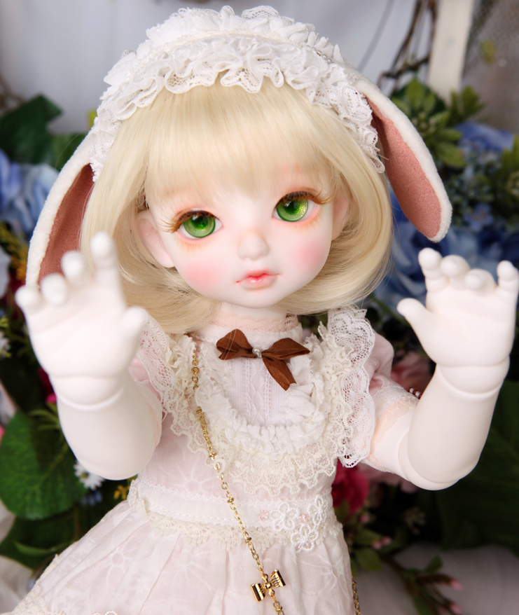 LUTS-Baby-Delf-daisy-doll-1.png