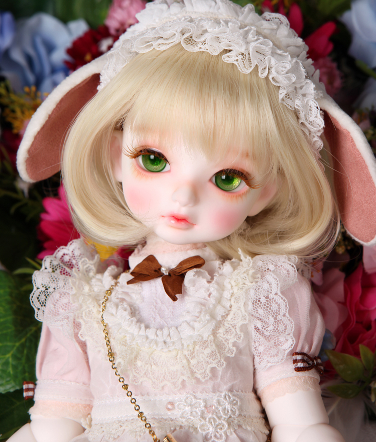 LUTS-Baby-Delf-daisy-doll-2.png