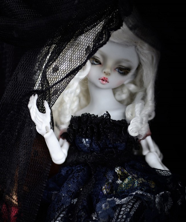 Aileen-doll-Licorice-4.jpg