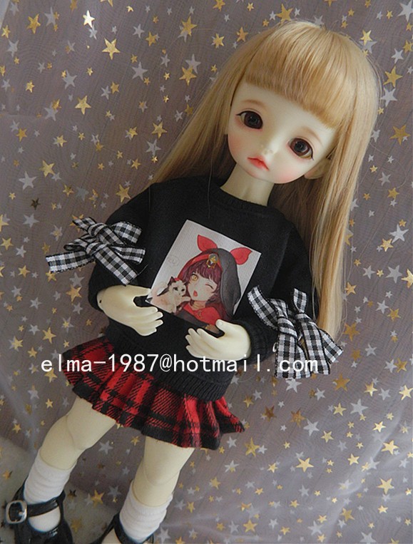 Black printed T-shirt and plaid skirt for 1/6 size BJD - Click Image to Close