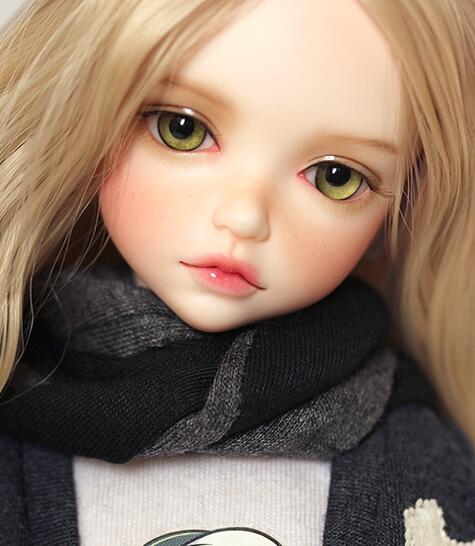 Doll BJD 1/4 Iplehouse Tania JID, saint seiya dress and wigs alpaga